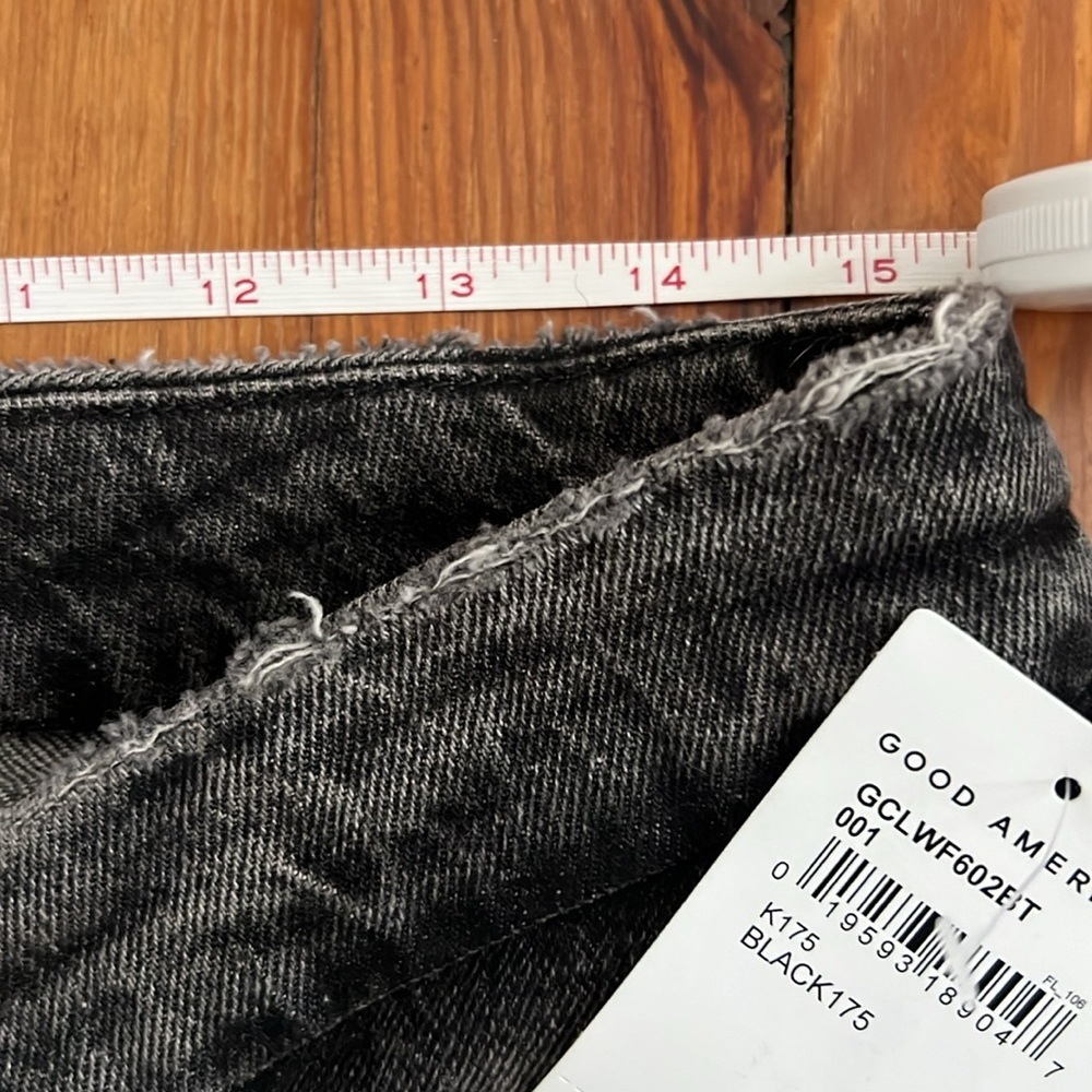 Good American Jeans - Picture 11 of 13